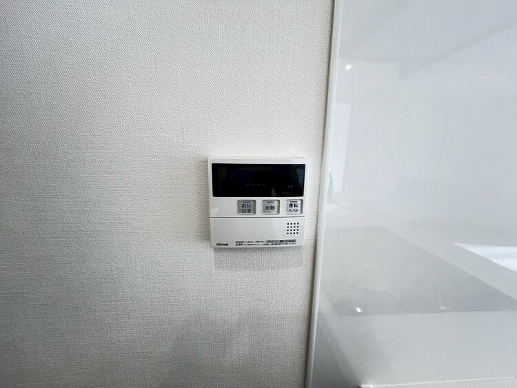 その他 見やすい画面で操作しやすい給湯パネル。