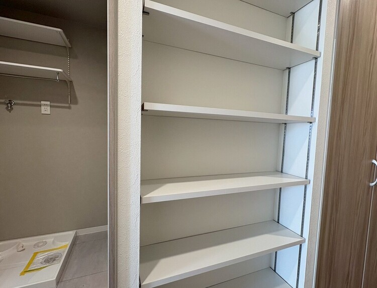 その他 家電やスーツケース、ストック品など何でも片付く嬉しい空間です。