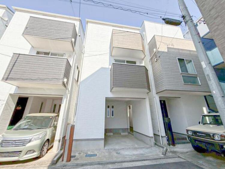 外観 毎日のお散歩も楽しく緑に恵まれた静かな住環境となります！！！伸び伸びスローライフを叶えてくれる物件！自然豊富な季節の移ろいを身近に感じられる環境は空間に彩りを添えておしゃれな住空間を作り上げます！ 