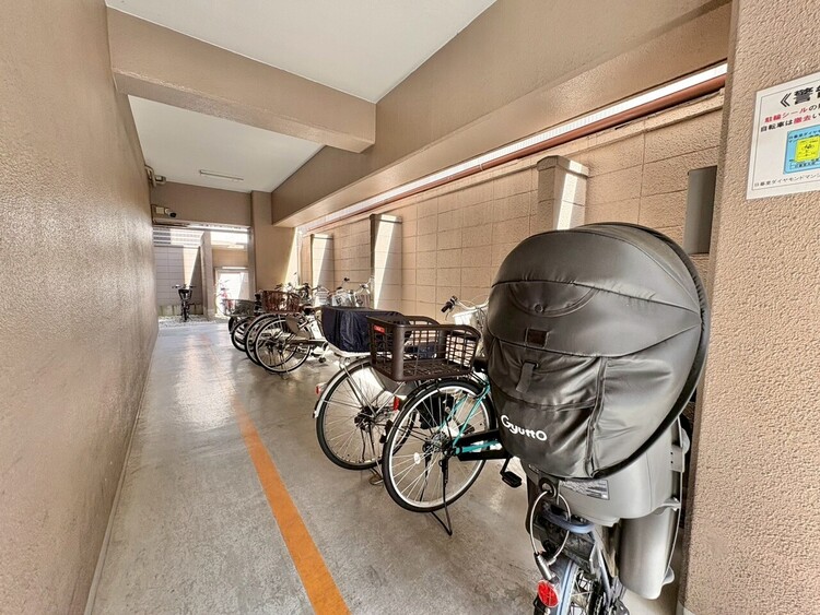 その他 きちんと整備された駐輪場。住む方の心遣いが感じられます。