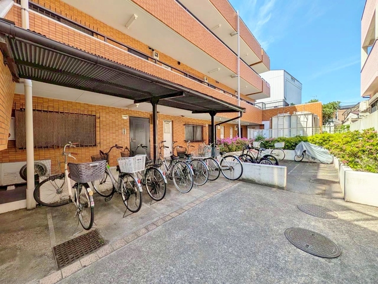 その他 きちんと整備された駐輪場。住む方の心遣いが感じられます。