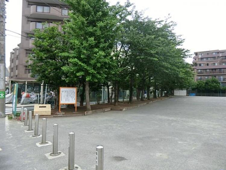 周辺 元宮二丁目公園　300m
