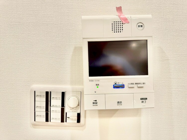 その他 誰が来てもわかる様にモニター付きインターホンを設置。