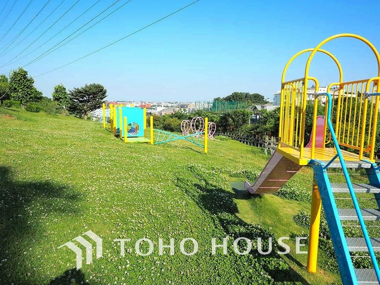 周辺 新羽丘陵公園　距離750ｍ