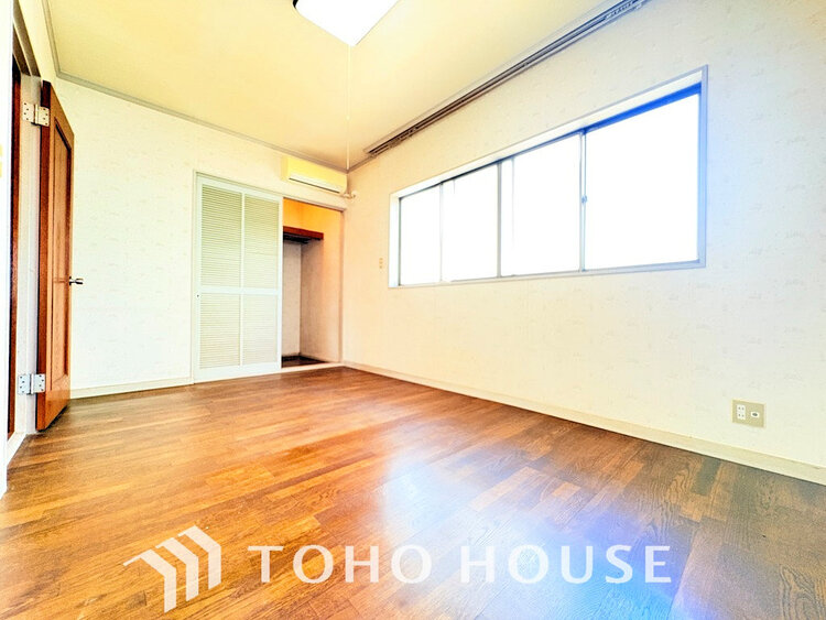 内装 家具の配置のし易い室内です。趣味の部屋としても充分な広さです