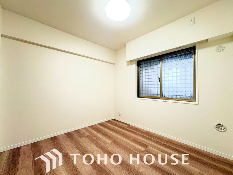 内装 採光もある洋室は、くつろぎのひと時を過ごすのにぴったり
