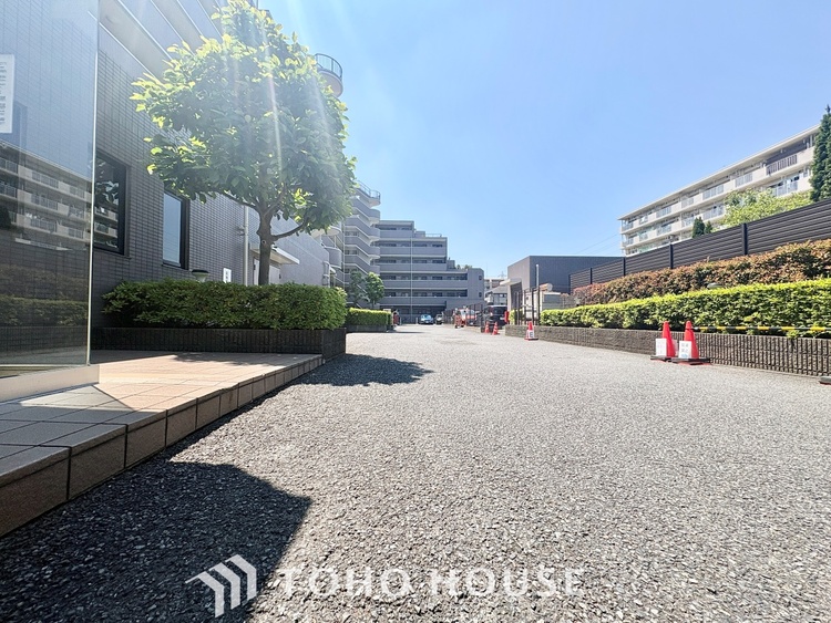 外観 ほんの少しのこだわり。ちょっとした色使いがその家がもつ雰囲気、趣（おもむき）を携え、暮らす家族や訪ねてくる友人・知人に新鮮な香りを運んできます。