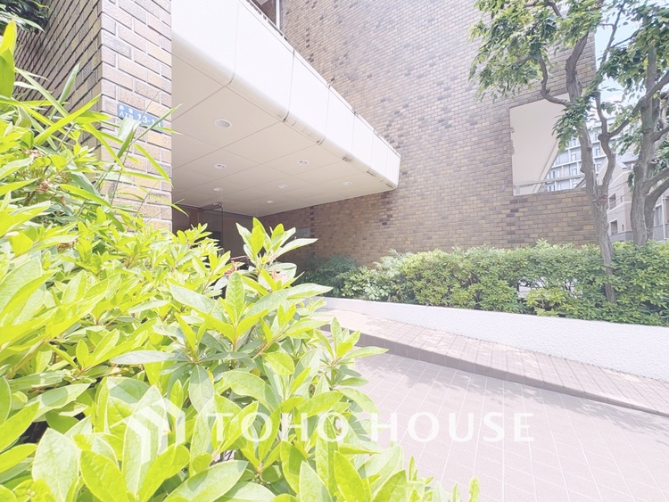 その他 【BALCONY】◆BLUE SKY◆自然の心地よさに包まれる。大開口の外に広がるのは爽やかな青空。