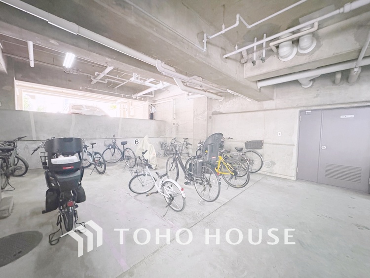 その他 【BICYCLE PAEKING LOT】◆駐輪場◆快適な生活には欠かせない自転車。開放的な駐輪場がございます。