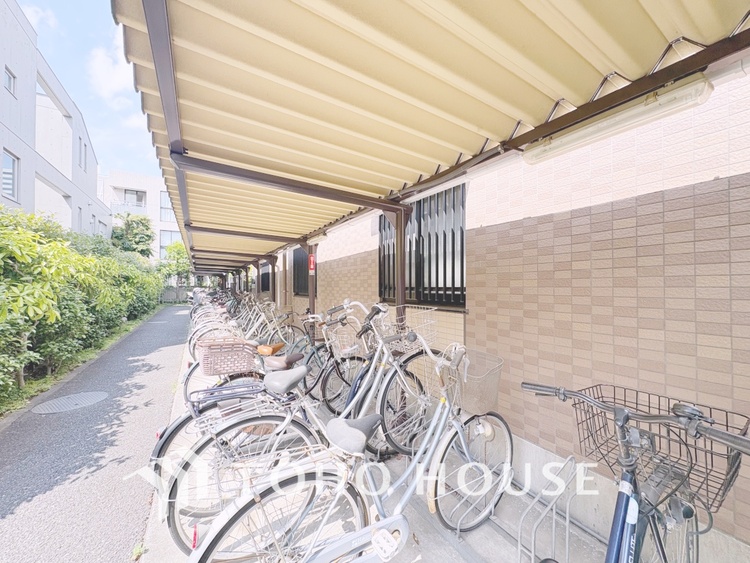 その他 【BICYCLE PAEKING LOT】◆駐輪場◆快適な生活には欠かせない自転車。開放的な駐輪場がございます。