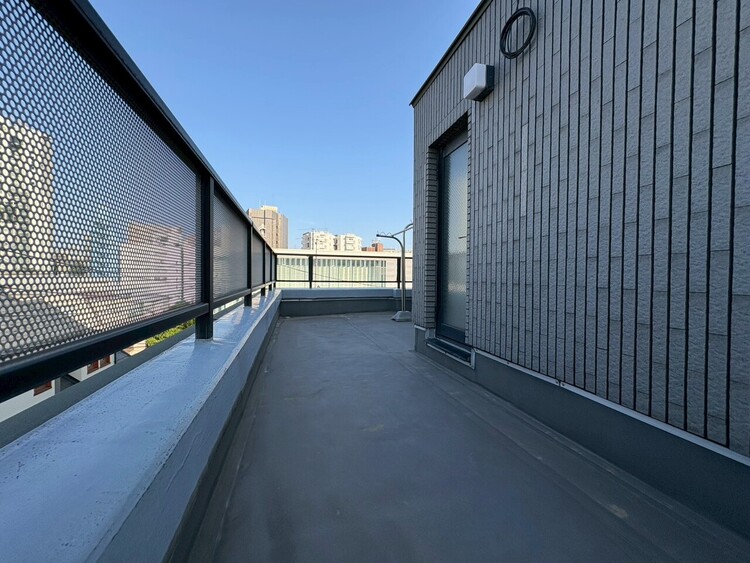 その他 朝の澄んだ空気や、夕方に吹く清々しい風を感じられるバルコニー。
