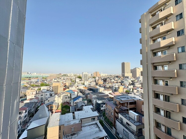 バルコニー 頬をなでる、優しい風を感じることが出来ます。