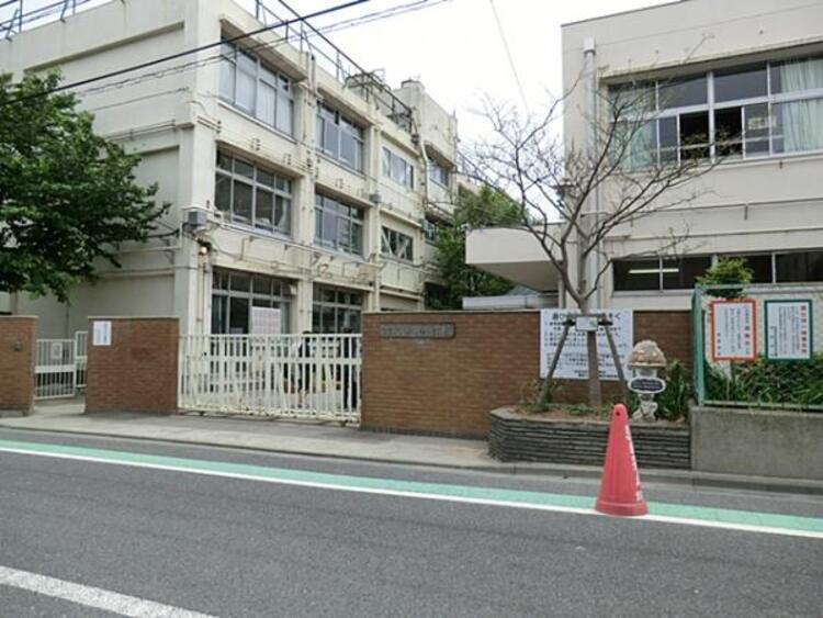 周辺 世田谷区立瀬田小学校　600m