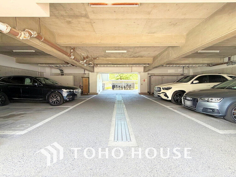 駐車場 駐車場（料金・空き状況はご確認ください）