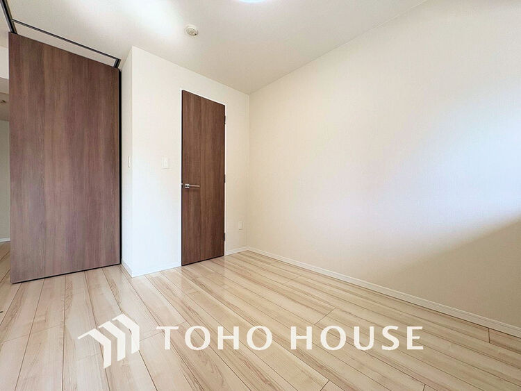 内装 シンプルですっきりとした室内は飽きのこない居心地の良い雰囲気