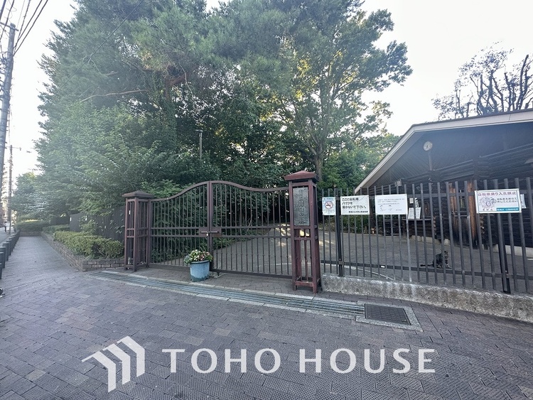 周辺 豊島区立目白の森　距離1200m