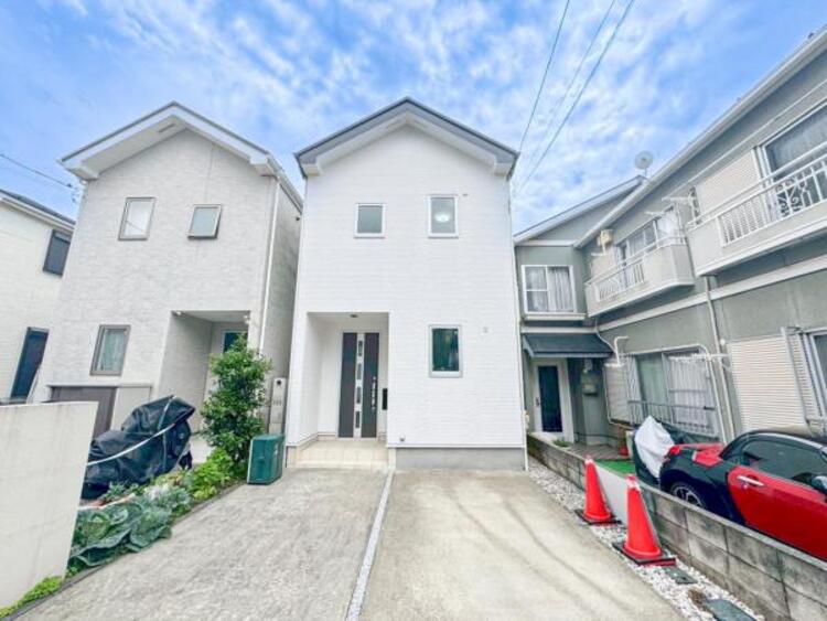 外観 ●〇住むほどに深まる愛着、使い込むほどに馴染む風合いを大切にしていただけるデザインに。周辺の利便性や豊かな住環境など立地面でも魅力が多く、今も、これからもずっとここで生活したい。そう思える住宅です〇●
