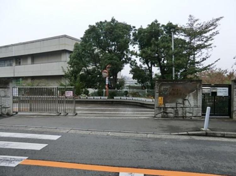 周辺 横浜市立松本中学校まで約120ｍ