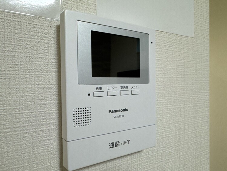 設備 来訪者の様子を室内モニターでチェック。セキュリティ面でも安心です。