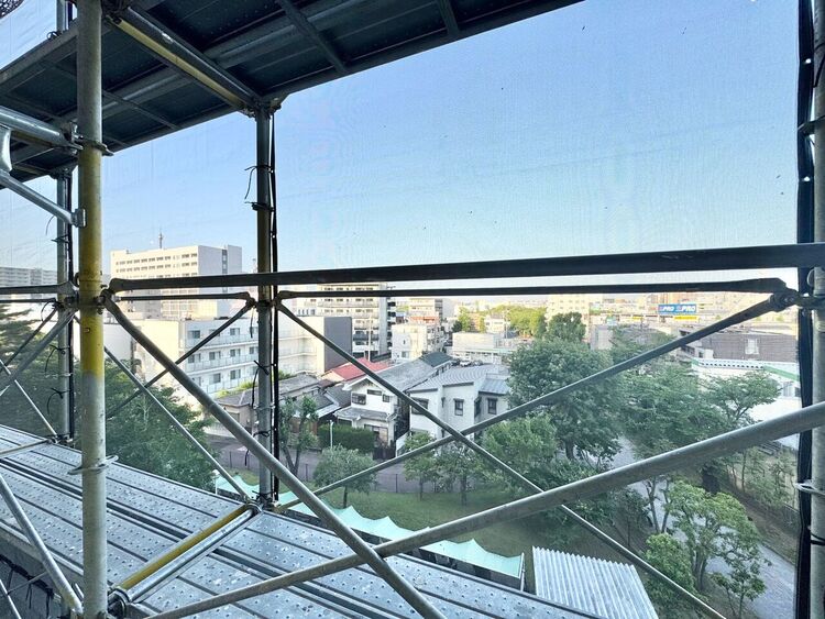 バルコニー 頬をなでる、優しい風を感じることが出来ます。