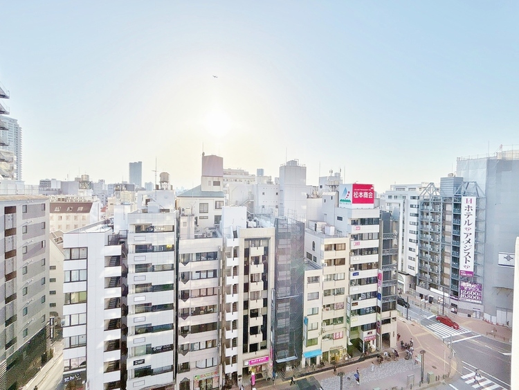 バルコニー 頬をなでる、優しい風を感じることが出来ます。