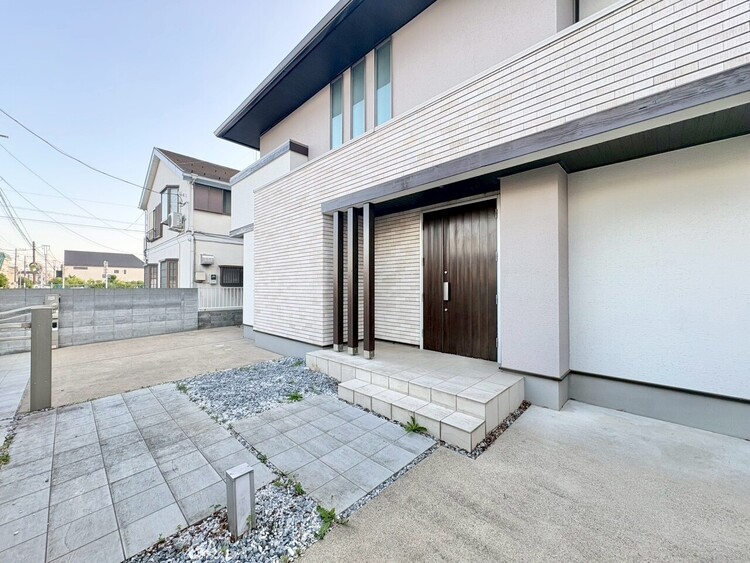 玄関 玄関を開ければ、そこは安らぎのご自宅。