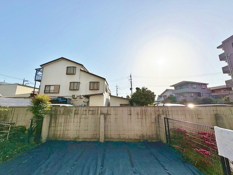 バルコニー 窓を開けると広がる青空。心をリフレッシュして日々を過ごしていきましょう。