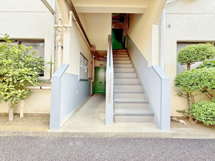 エントランス 外と内をつなぐエントランスは、まさに顔となる場所。