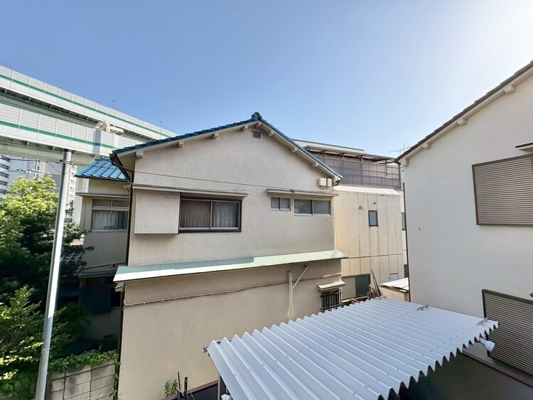 バルコニー 頬をなでる、優しい風を感じることが出来ます。