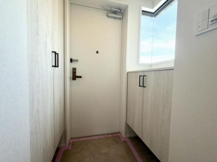 その他 雑多な玄関ではなくスッキリ空間としてお家の顔になるよう設計いたしました。