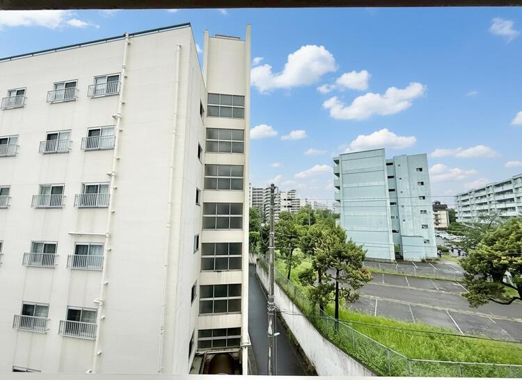 その他 眺望や窓からの景色が良いと、家で過ごす時間も快適です。