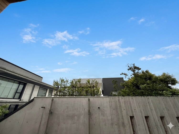 その他 眺望や窓からの景色が良いと、家で過ごす時間も快適です。