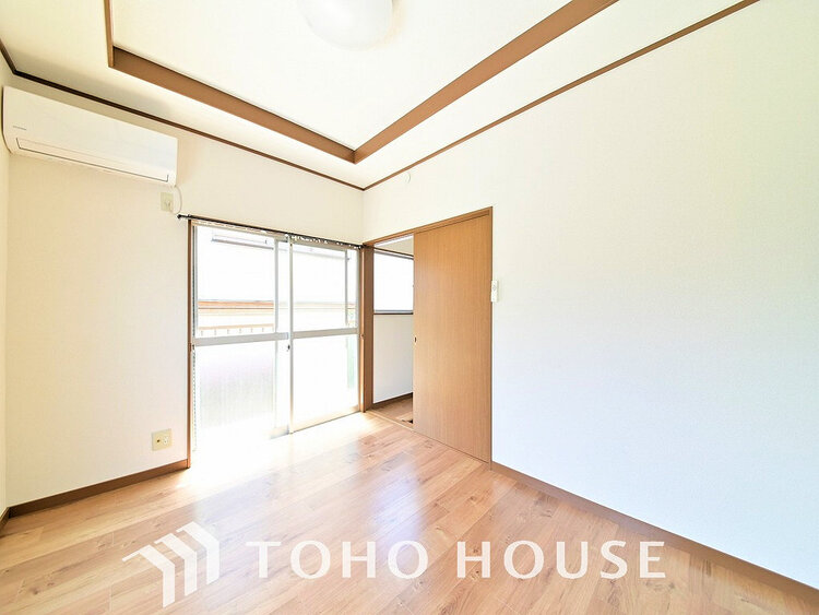 内装 シンプルですっきりとした室内は飽きのこない居心地の良い雰囲気