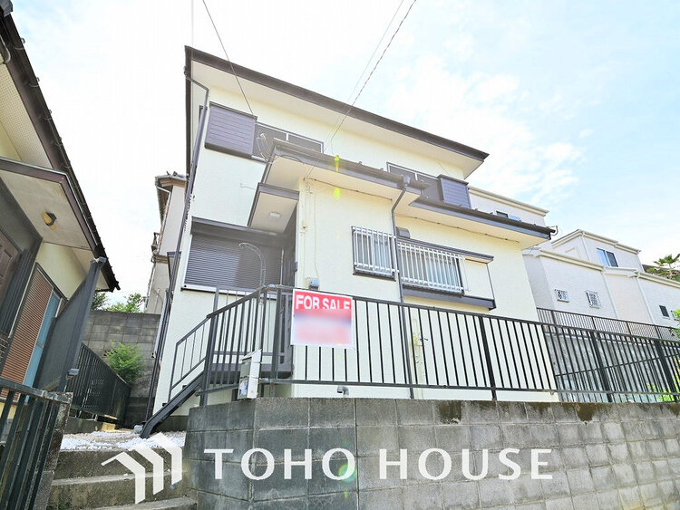 外観 〜「新百合ヶ丘」駅バス便アクセス可能〜閑静な住宅街に佇む中古戸建て〜