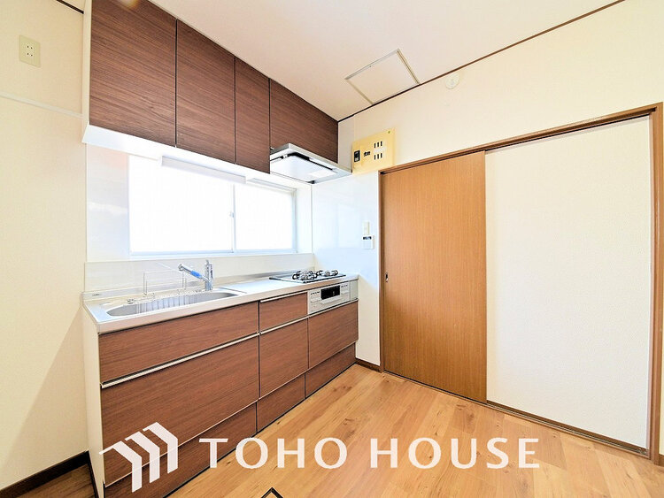キッチン シンプルな部屋の雰囲気に溶け合うナチュラルキッチン