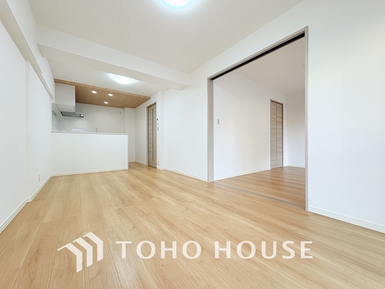 内装 シンプルですっきりとした室内は飽きのこない居心地の良い雰囲気です