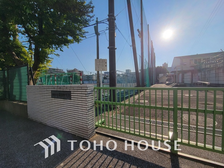 周辺 横浜市立蒔田中学校　距離450ｍ