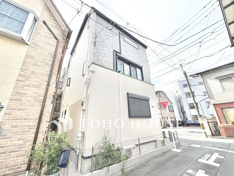 外観 【外観】堂々としたフォルムが印象的な外観。帰宅するたびに安心感を与えてくれるマンションです。