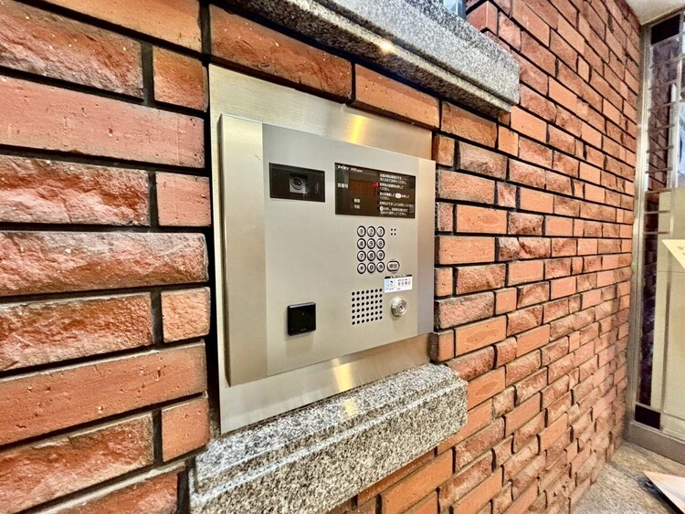 その他 誰が来てもわかる様にモニター付きインターホンを設置。