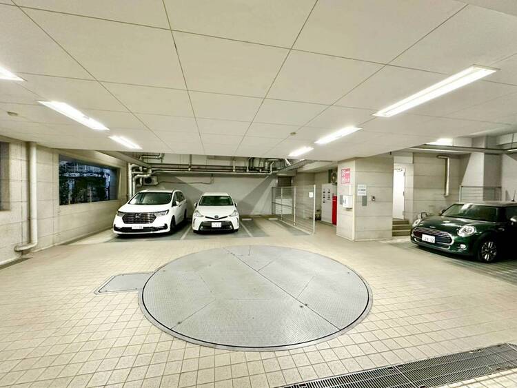 その他 【駐車場】駐車スペースが嬉しいですね。※空き状況は都度ご確認下さい。