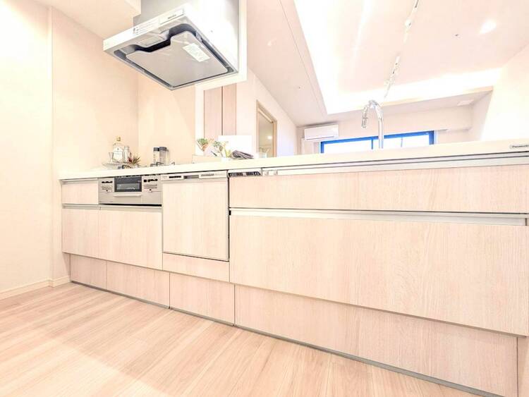 その他 スタイリッシュなエンブレム。お洒落なマンションは入り口から。