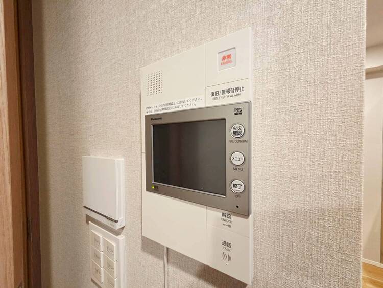 その他 誰が来てもわかる様にモニター付きインターホンを設置。