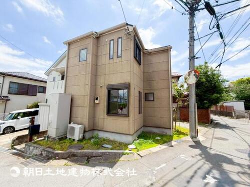 「すずかけ台」駅　歩13分　町田市南つくし野1丁目　内装リフォーム済み♪　角地×通風･開放感良好♪　WIC･パントリー･カップボード♪　リビングイン階段♪　全室2面採光♪の物件画像