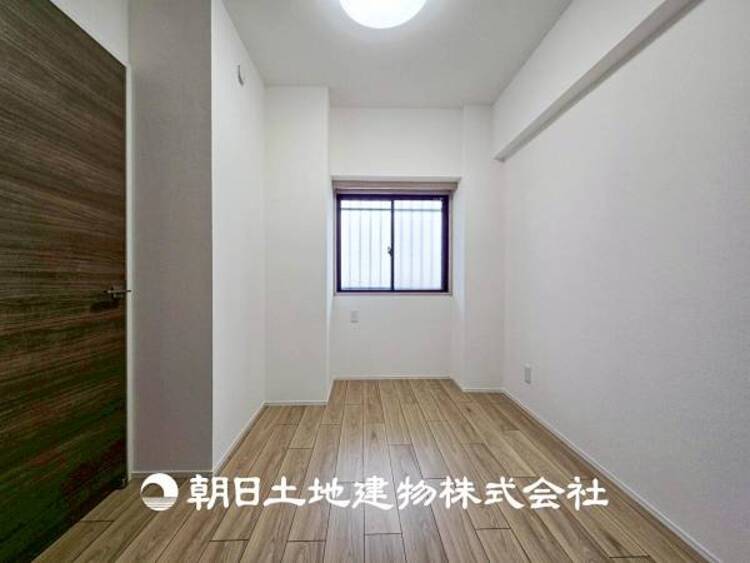 内装 【居室】設計者のセンスが求められる大切な空間だからこそ、落ち着いて過ごせる癒しと寛ぎの空間が欲しい。そんな願いを叶えました。