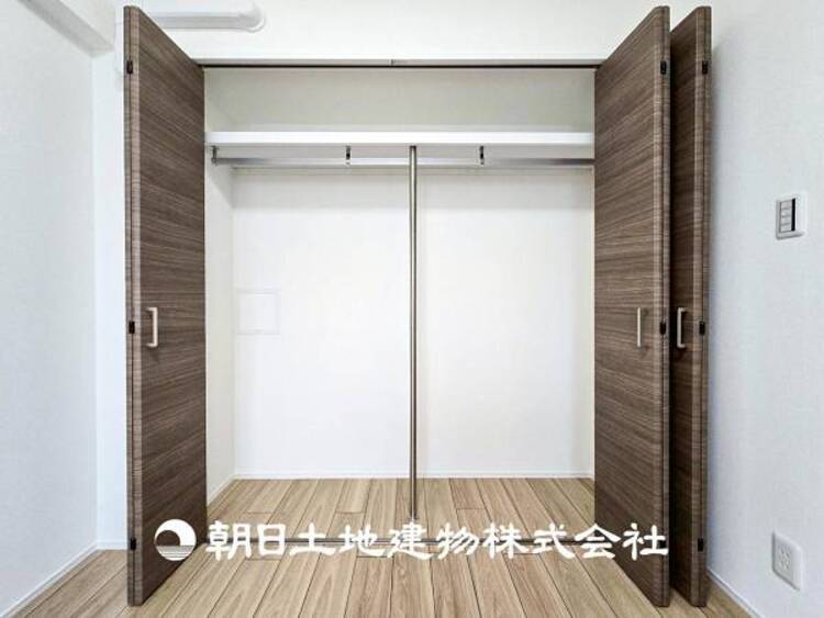 収納 【収納】部屋ごとに設けた収納は住みやすさへのこだわりがあります。シンプルで使いやすい収納スペース。