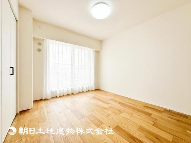内装 