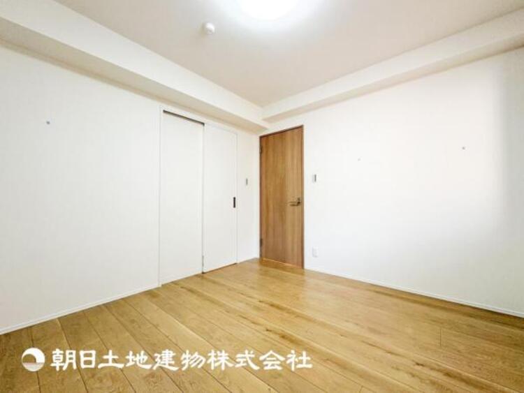 内装 