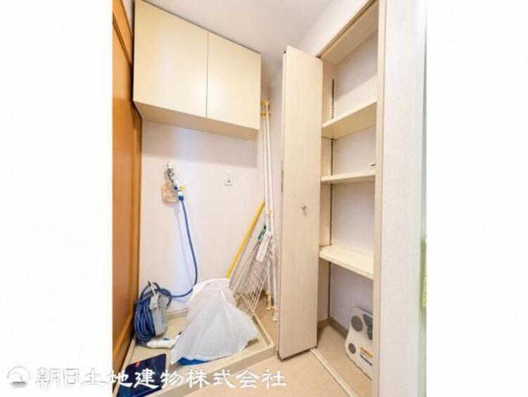 洗面 リネン収納付きでスッキリまとまります