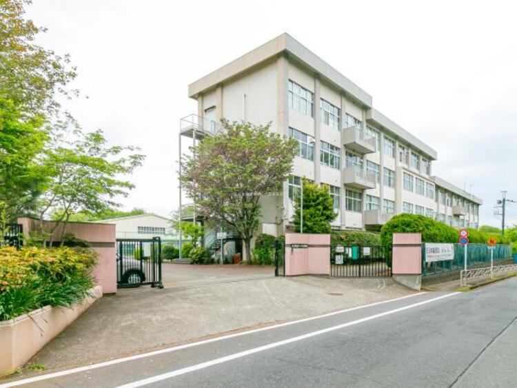 周辺 八王子市立ひよどり山中学校迄900ｍ