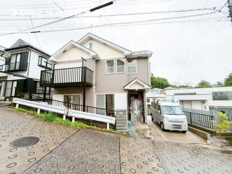 外観 緑に恵まれたエリアで、自然に包まれた穏やかな暮らしを実現！！緑の潤いを感じながらホッと生活できそう。四季の移り変わりを感じられる贅沢な空間で、暮らしの夢を育む、あらたな住生活をスタートしてみませんか？ 